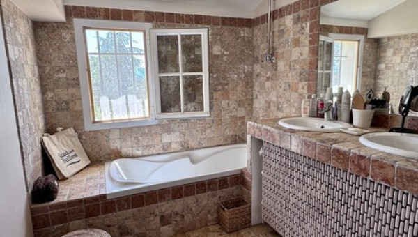 Villa T4 - 225m² - Cabrières-d’Avignon — 6 pièces, 225 m², 4 chambres — photo 18